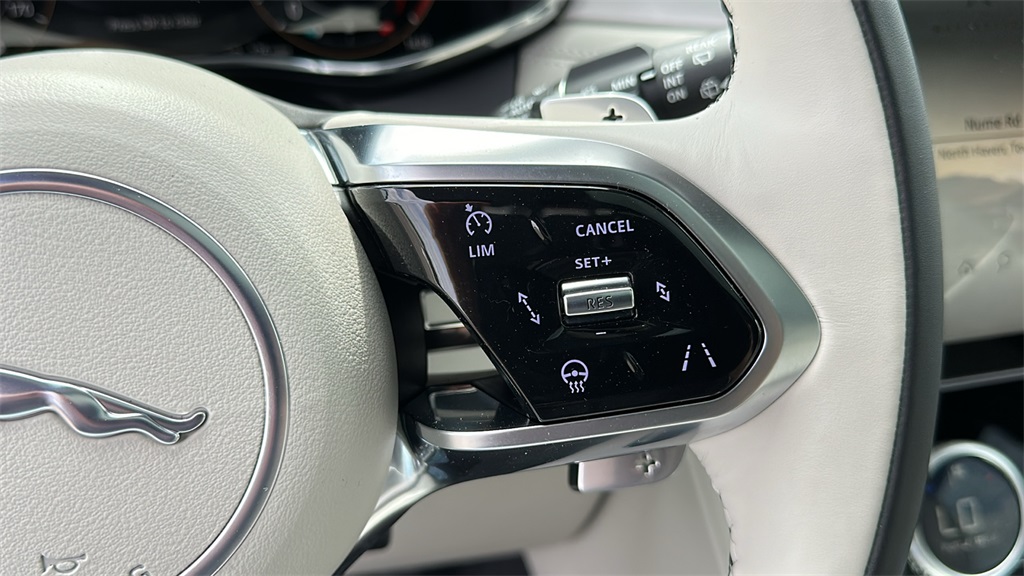 2026 Jaguar F-PACE P250 R-Dynamic S photo 15