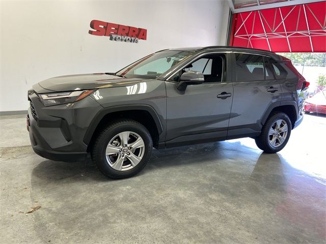 2024 Toyota RAV4 XLE photo 14