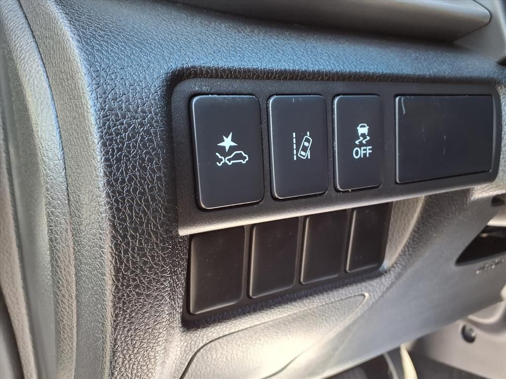 2023 Mitsubishi Eclipse Cross LE photo 13