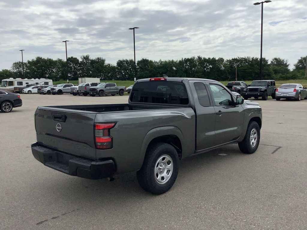 2022 Nissan Frontier S photo 7