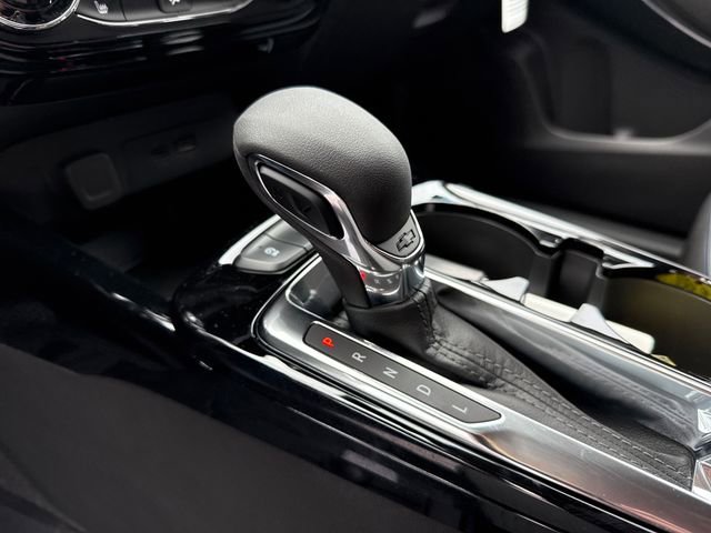 2025 Chevrolet Trax LT photo 20