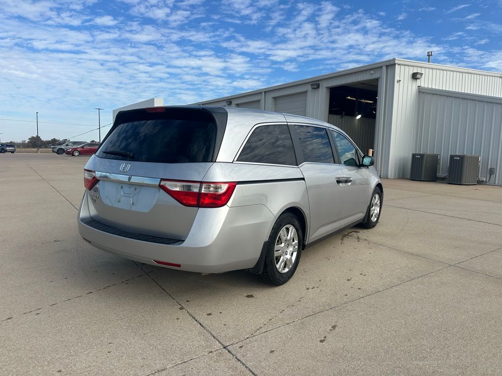 2012 Honda Odyssey LX photo 3