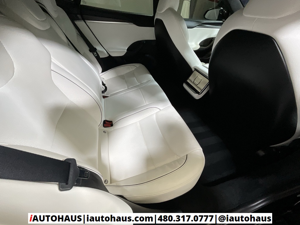 2023 Tesla Model S Plaid photo 17
