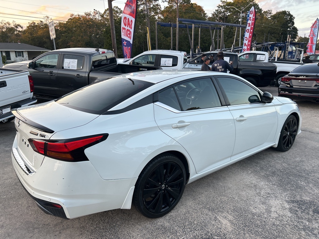 2022 Nissan Altima 2.5 SR photo 2