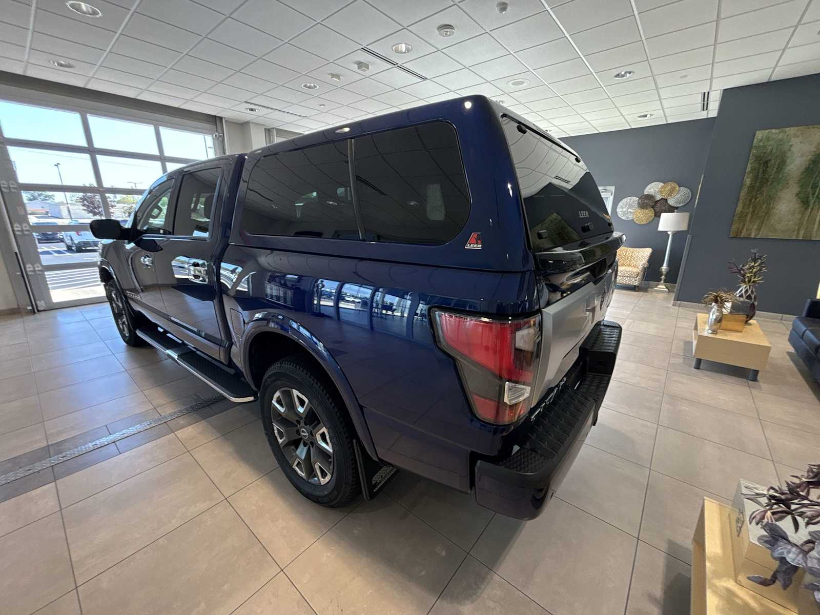 2023 Nissan Titan Platinum Reserve photo 4