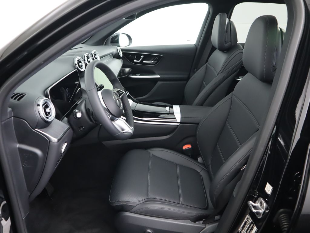 2026 Mercedes Benz GLC 300 photo 17