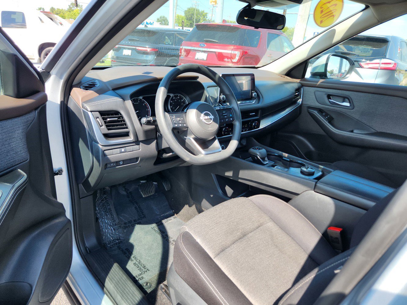 2023 Nissan Rogue SV photo 2