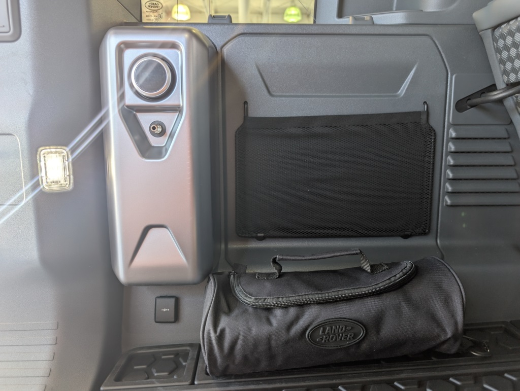 2025 Land Rover Defender 110 S photo 28