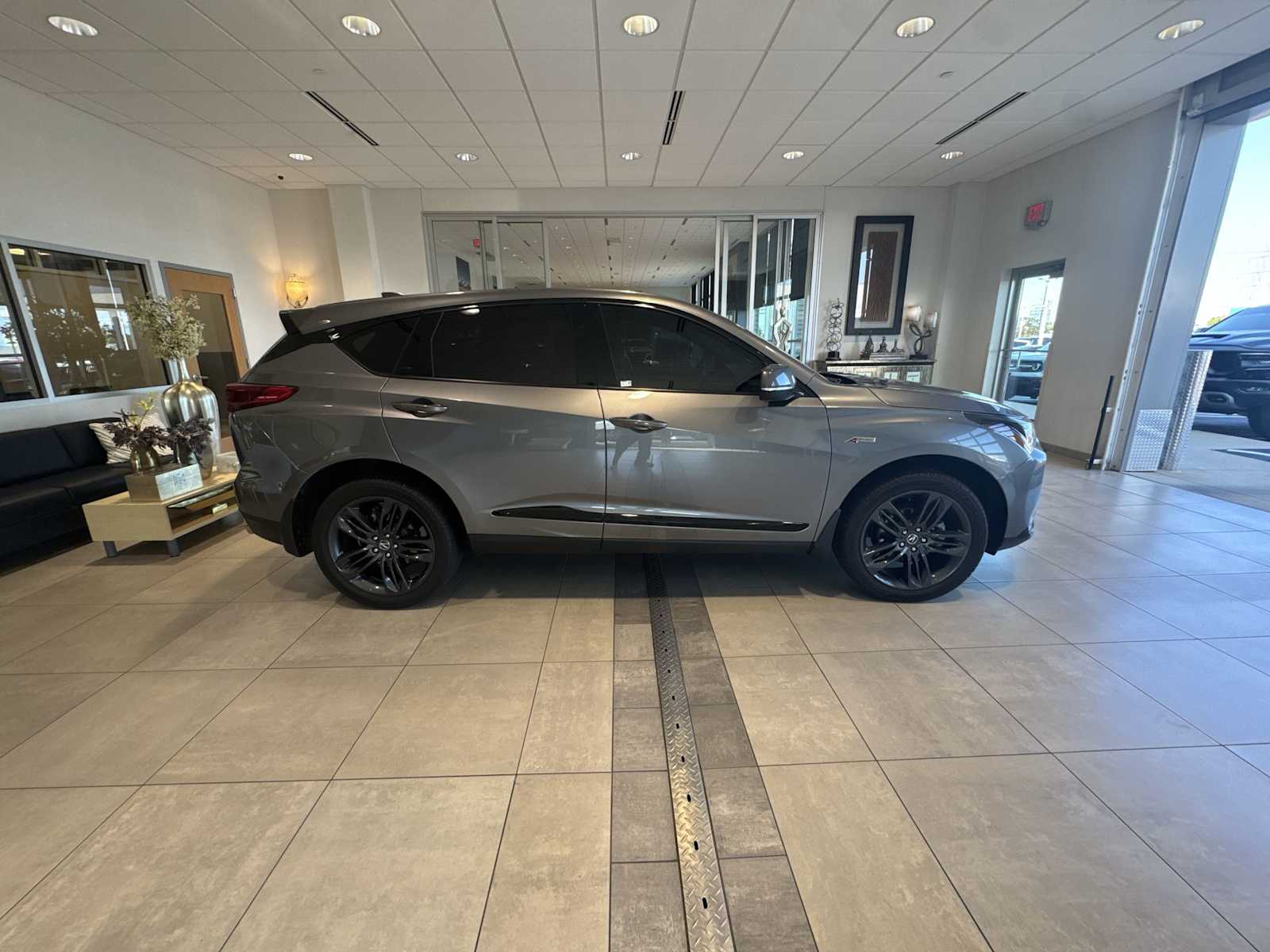 2023 Acura RDX A-Spec photo 2