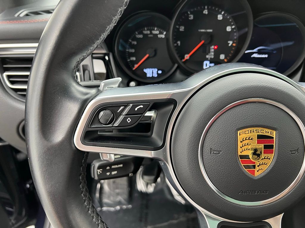 2021 Porsche Macan Base photo 20