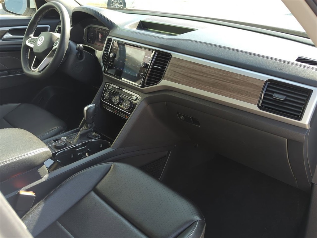 2022 Volkswagen Atlas SEL photo 23