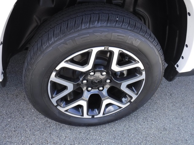 2025 Ram 1500 Laramie photo 3
