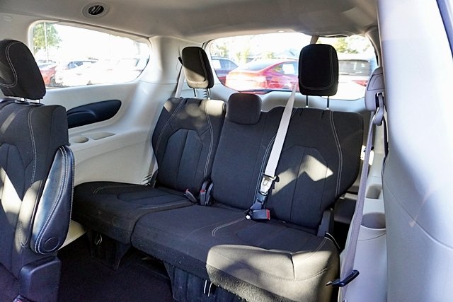 Certified Used 2022 White Chrysler LX image 16