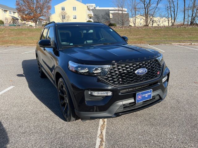 2023 Ford Explorer ST's photo