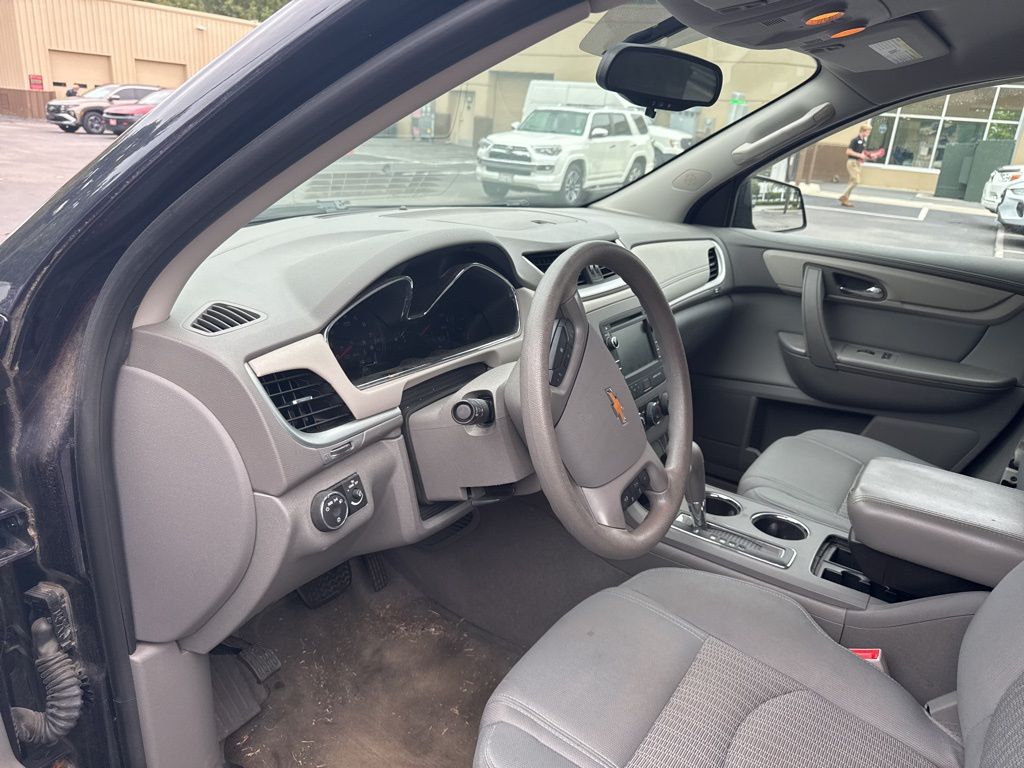 2017 Chevrolet Traverse LS photo 6