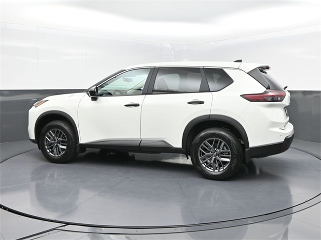 2026 Nissan Rogue S photo 3