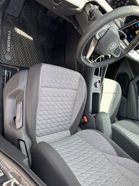 2025 Volkswagen Tiguan S photo 6