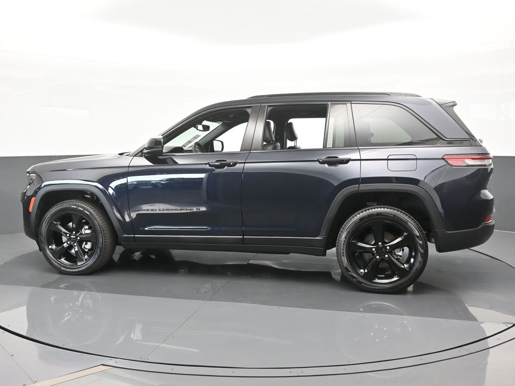 2024 Jeep Grand Cherokee Limited photo 3