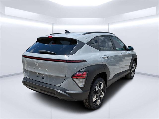 2025 Hyundai Kona SEL photo 2