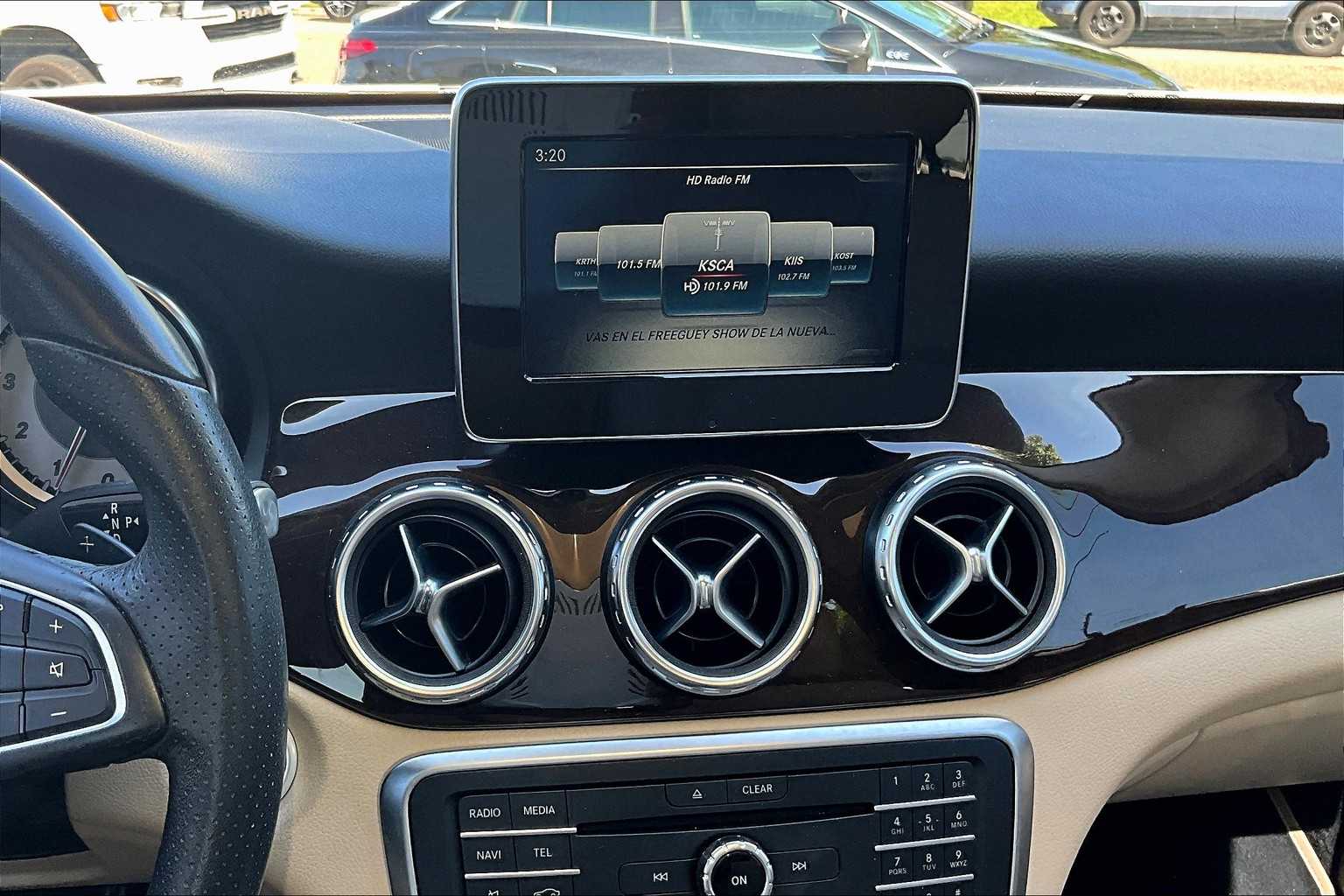 2017 Mercedes Benz GLA 250 photo 5
