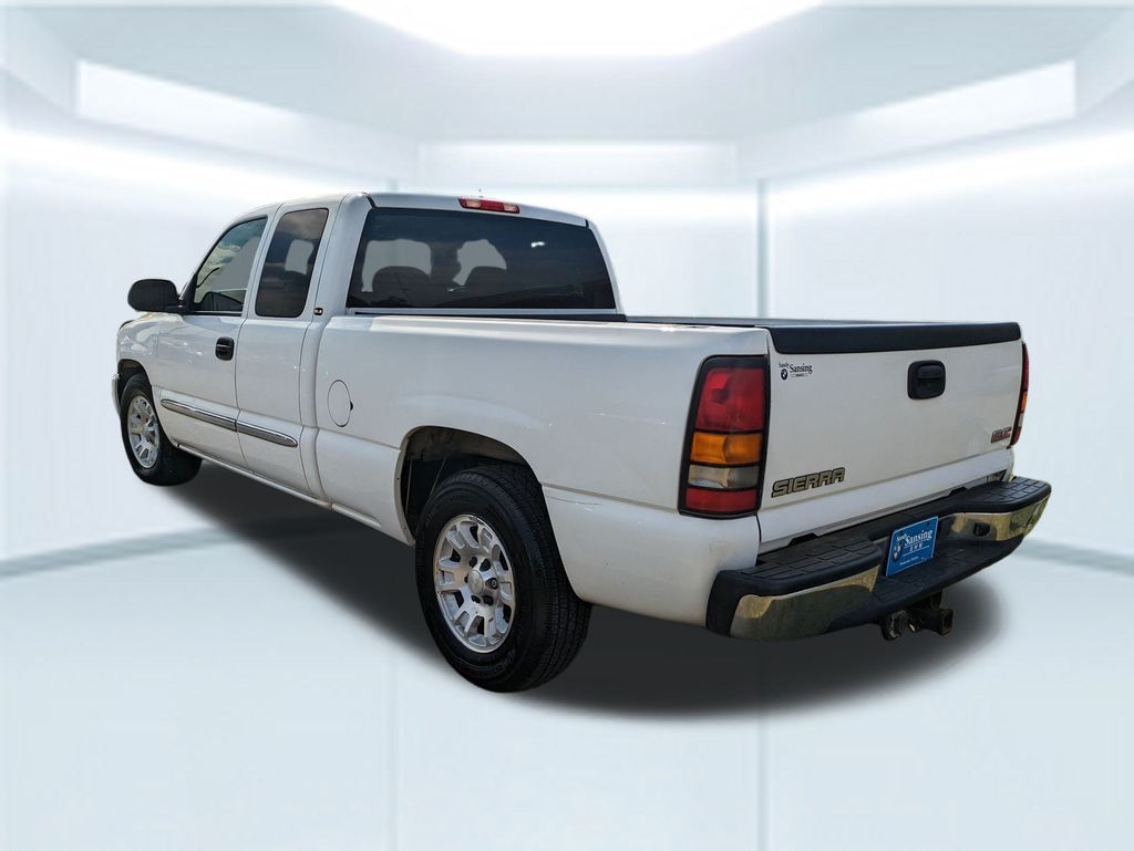 2005 Gmc Sierra 1500 SLE photo 3