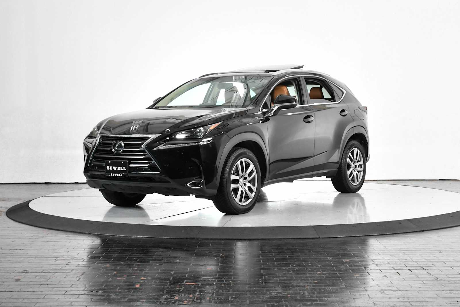 2016 Lexus NX 200t's photo