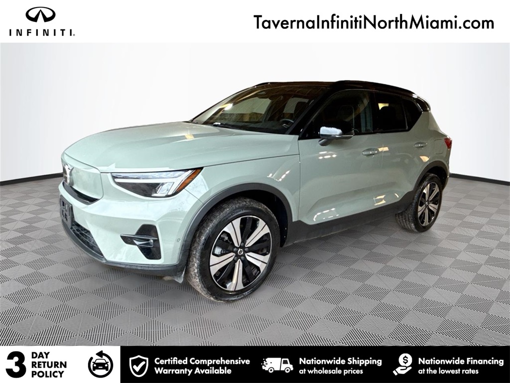 2023 Volvo XC40 Plus's photo