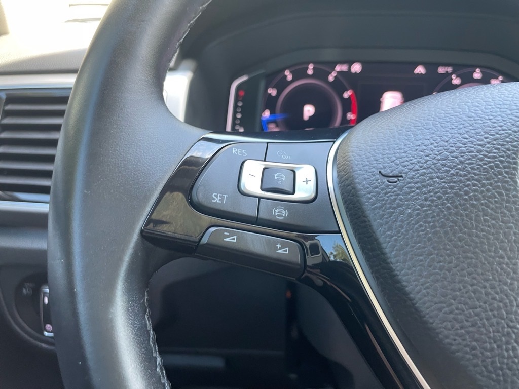 2019 Volkswagen Atlas SEL Premium photo 2