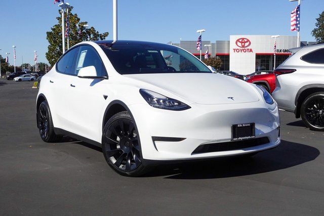 Used 2023 Tesla Model Y Long Range with VIN 7SAYGDEE7PA071198 for sale in Kansas City