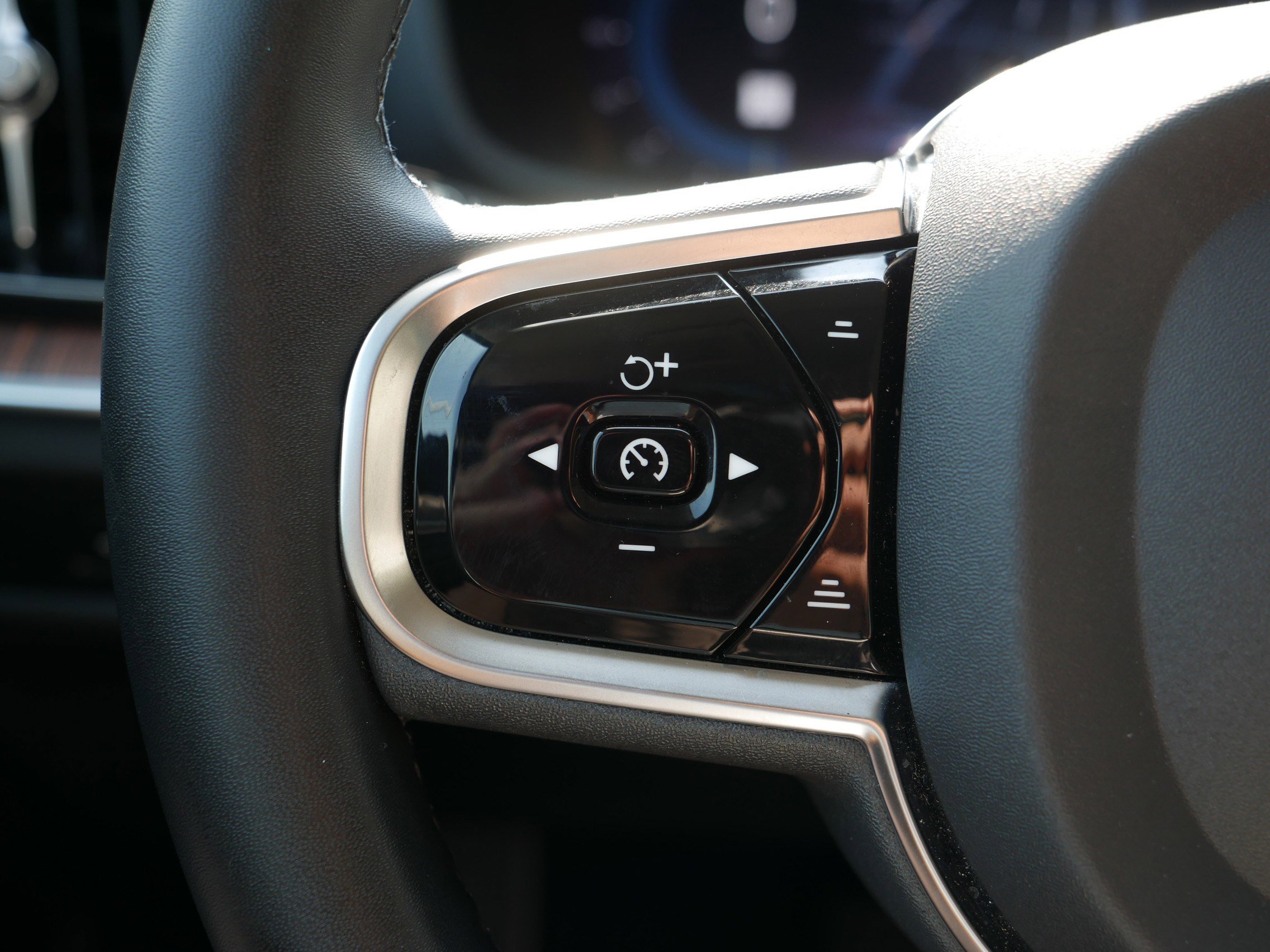 2024 Volvo V60 Cross Country Plus photo 30