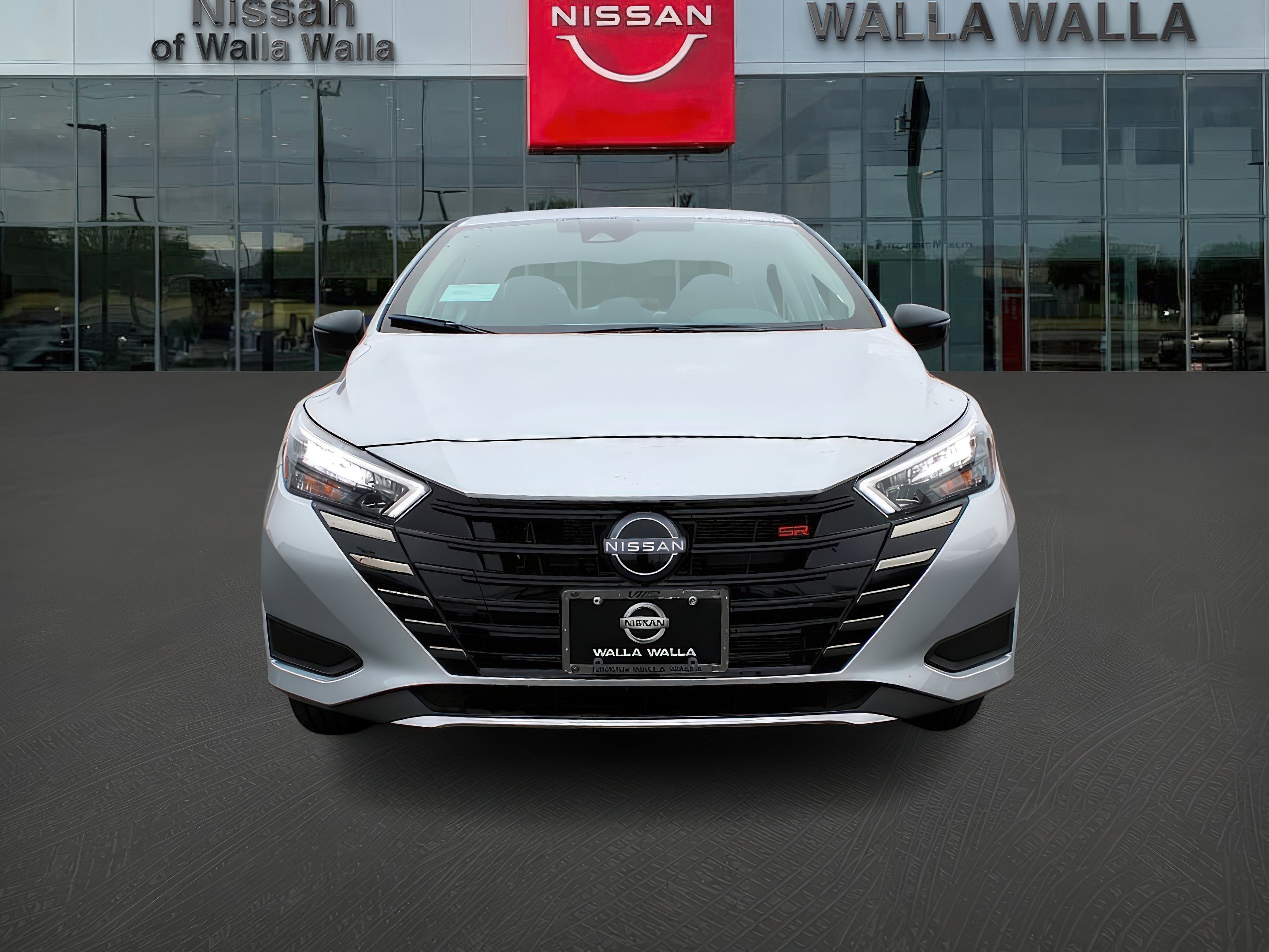 2025 Nissan Versa SR photo 2
