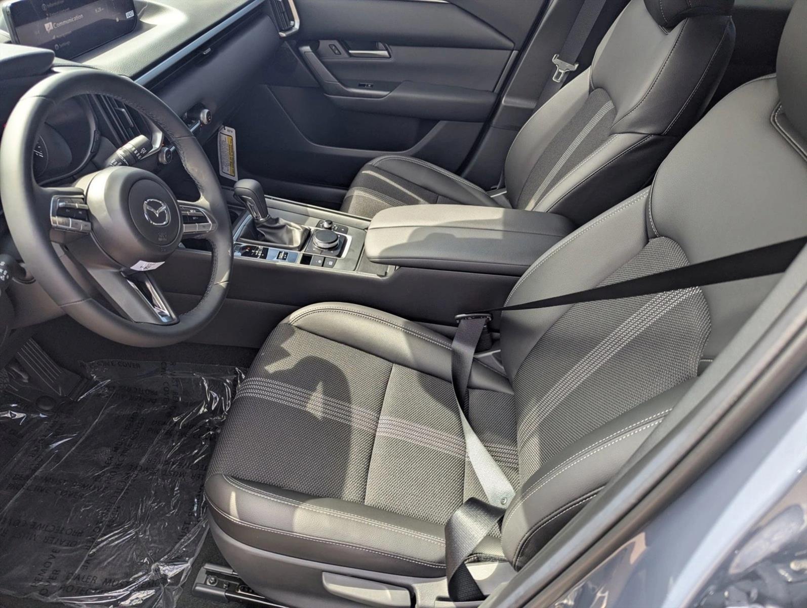 2025 Mazda CX-50 2.5 Select photo 4