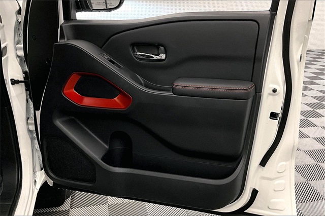 2025 Nissan Frontier PRO-4X photo 30
