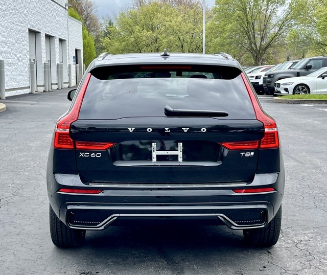 2025 Volvo XC60 Hybrid T8 Plus photo 3