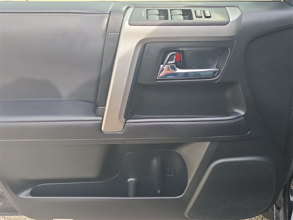 2021 Toyota 4Runner SR5 Premium photo 23