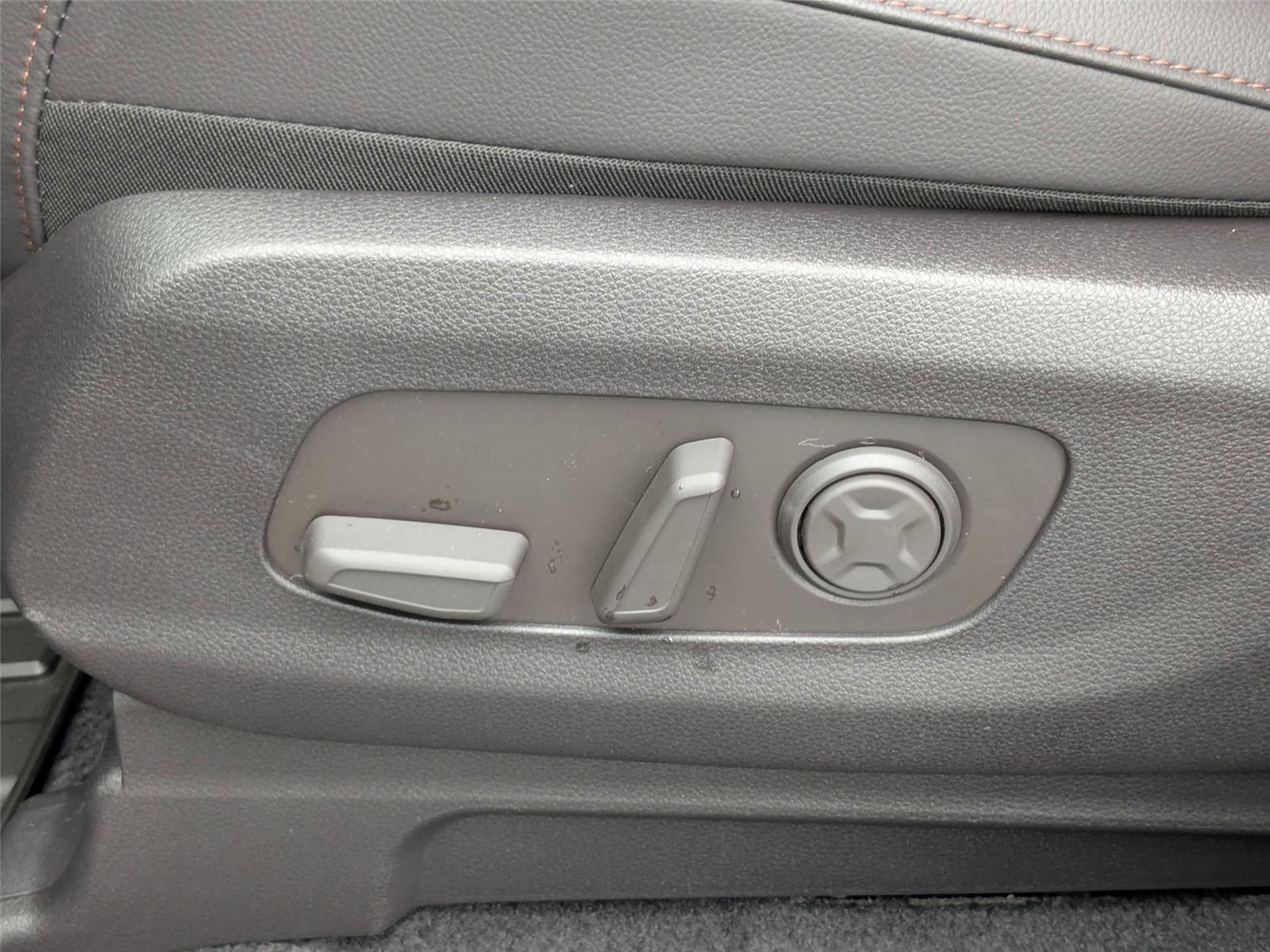 2025 Kia Carnival SX photo 14