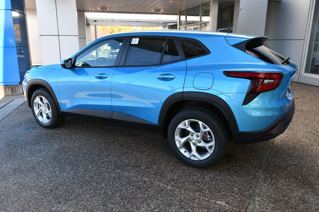 2026 Chevrolet Trax LS photo 4