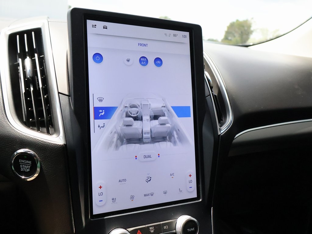 2023 Ford Edge Titanium photo 33