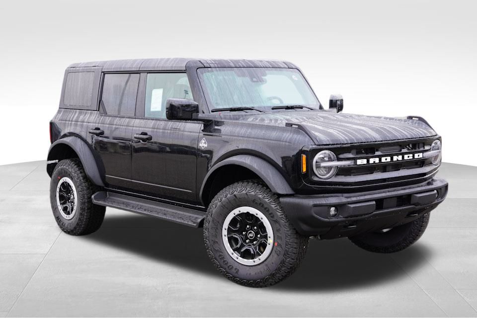 2025 Ford Bronco 4-Door Outer Banks's photo