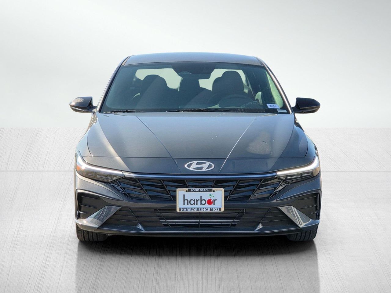 2025 Hyundai Elantra SEL Sport photo 2