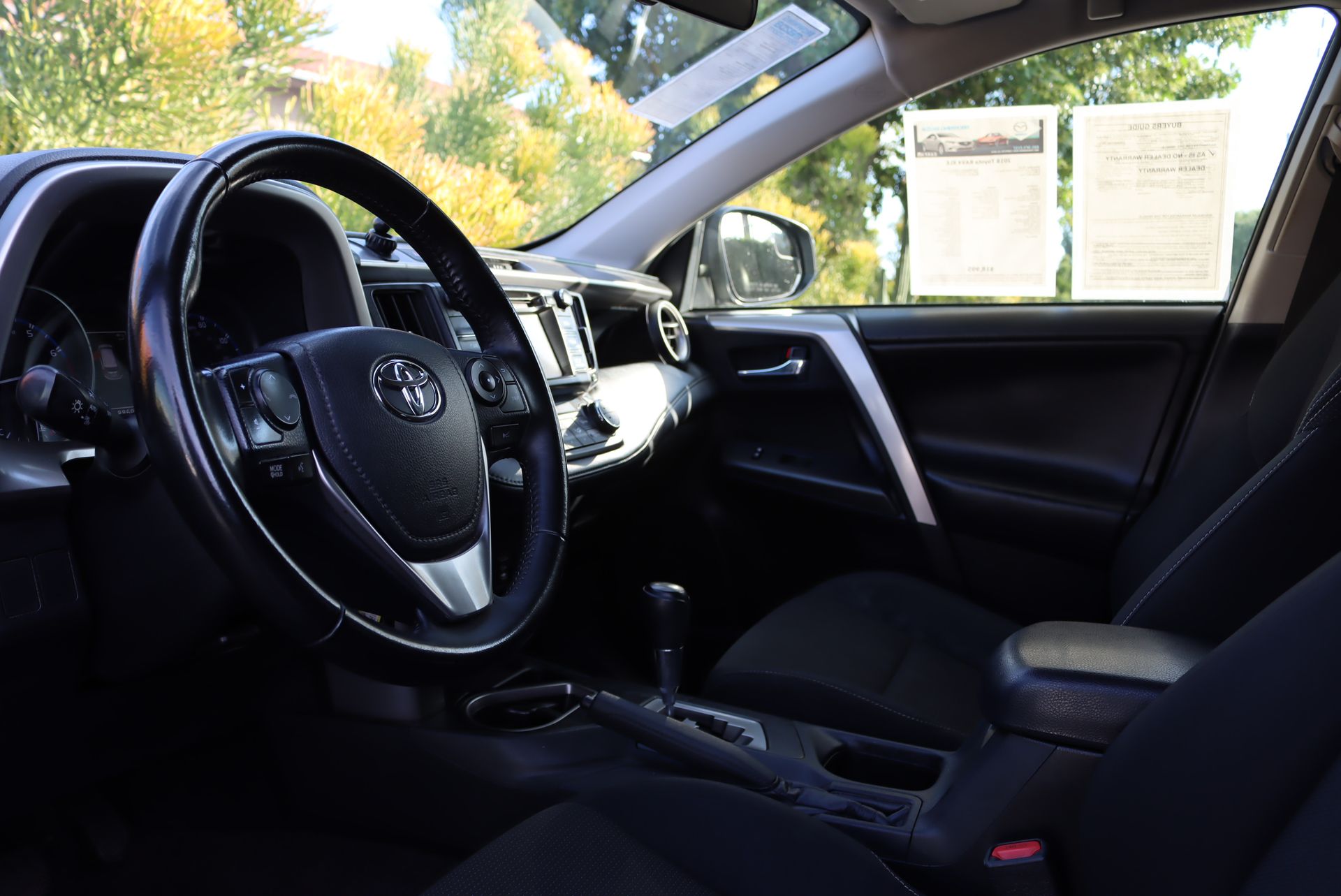 2018 Toyota RAV4 XLE photo 3