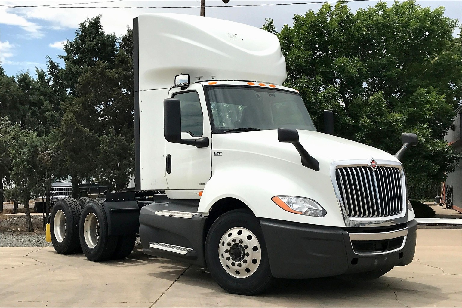 Used 2021 WHITE International  image 1