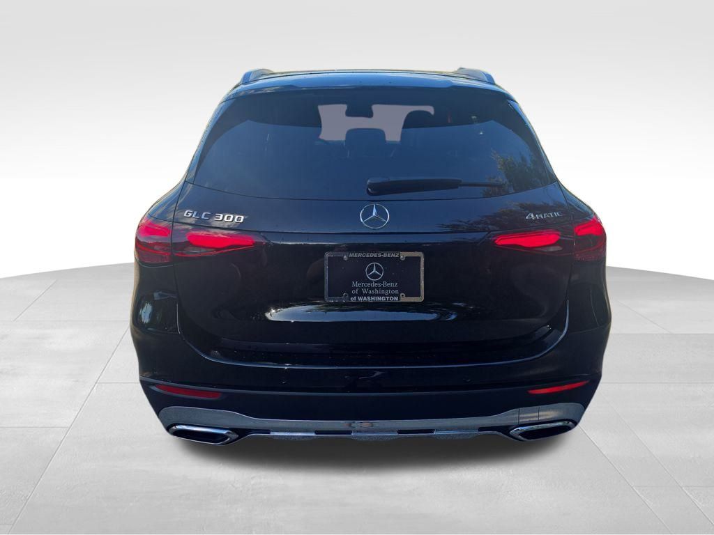 2026 Mercedes Benz GLC 300 4MATIC photo 4