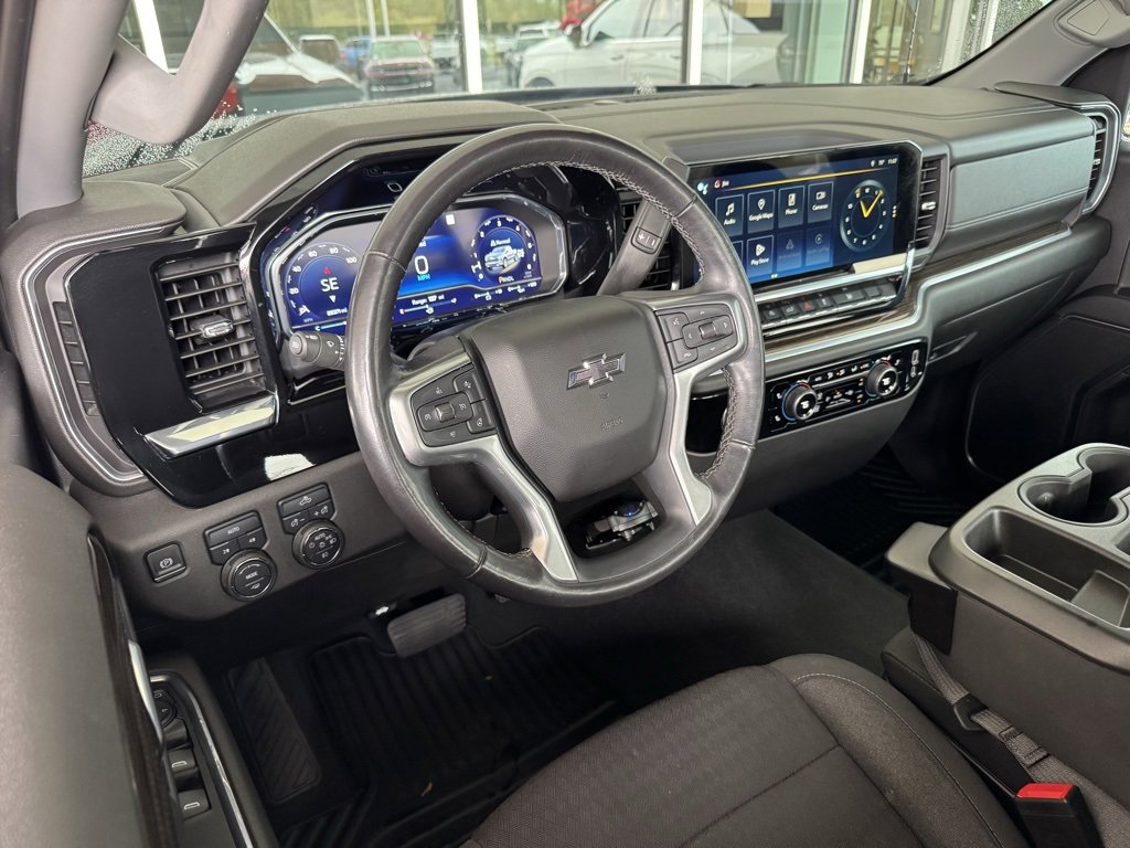 2022 Chevrolet Silverado 1500 RST photo 3