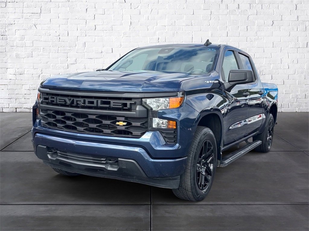 2022 Chevrolet Silverado 1500 Custom photo 2