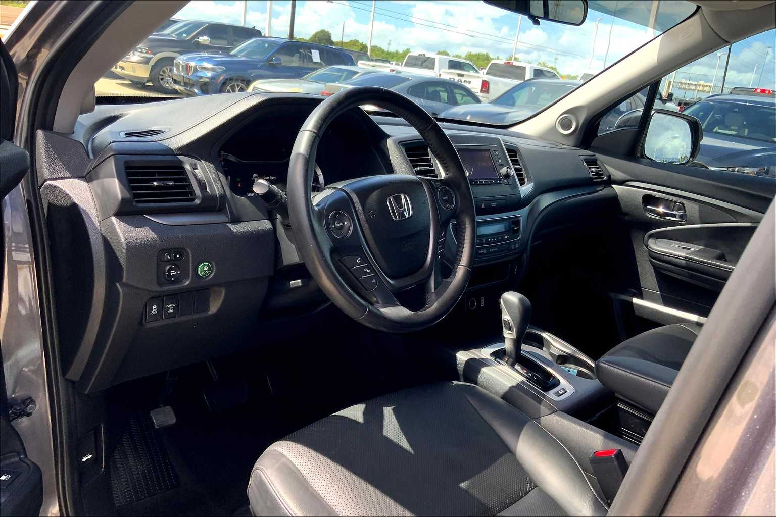 2019 Honda Ridgeline RTL photo 16