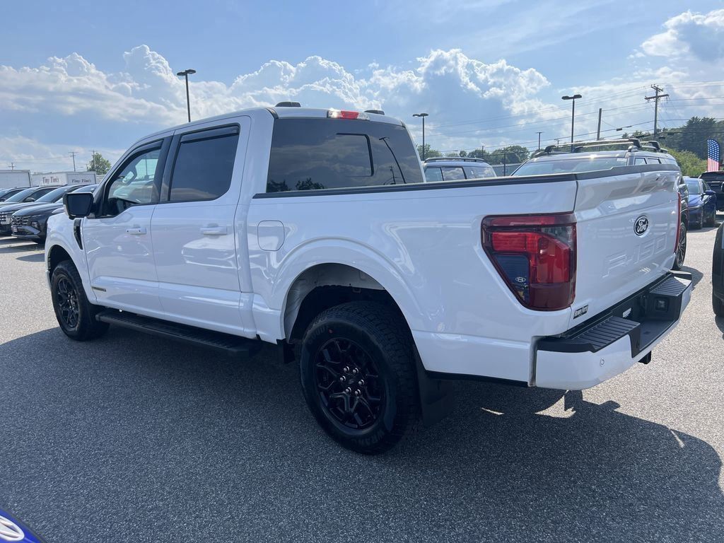 2025 Ford F-150 XLT photo 4
