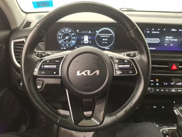 2024 Kia Seltos EX photo 11