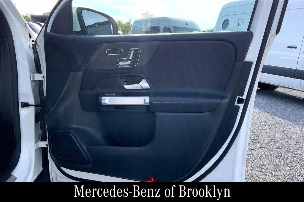 2021 Mercedes Benz GLB 250 4MATIC photo 22