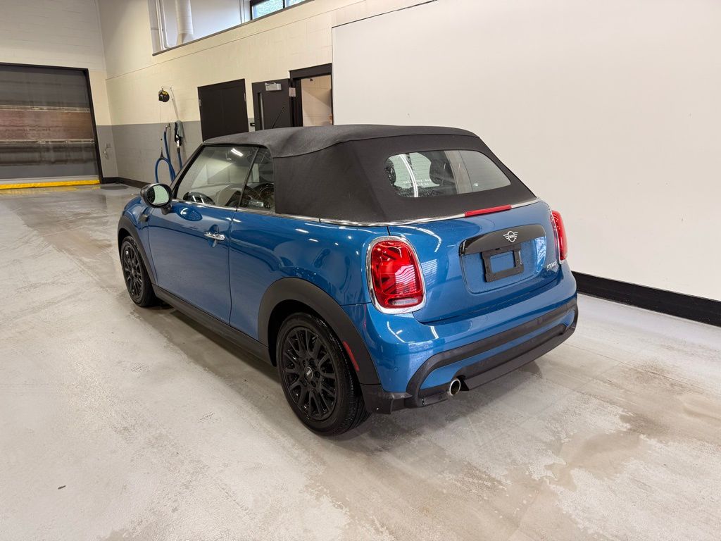 2024 Mini Cooper Signature photo 3